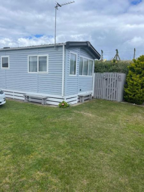 The Beachside Retreat - Vibrant Holiday Homes Limited - Lyons Lido Beach, Prestatyn